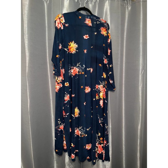 Torrid Top Size 1 - Picture 3 of 3